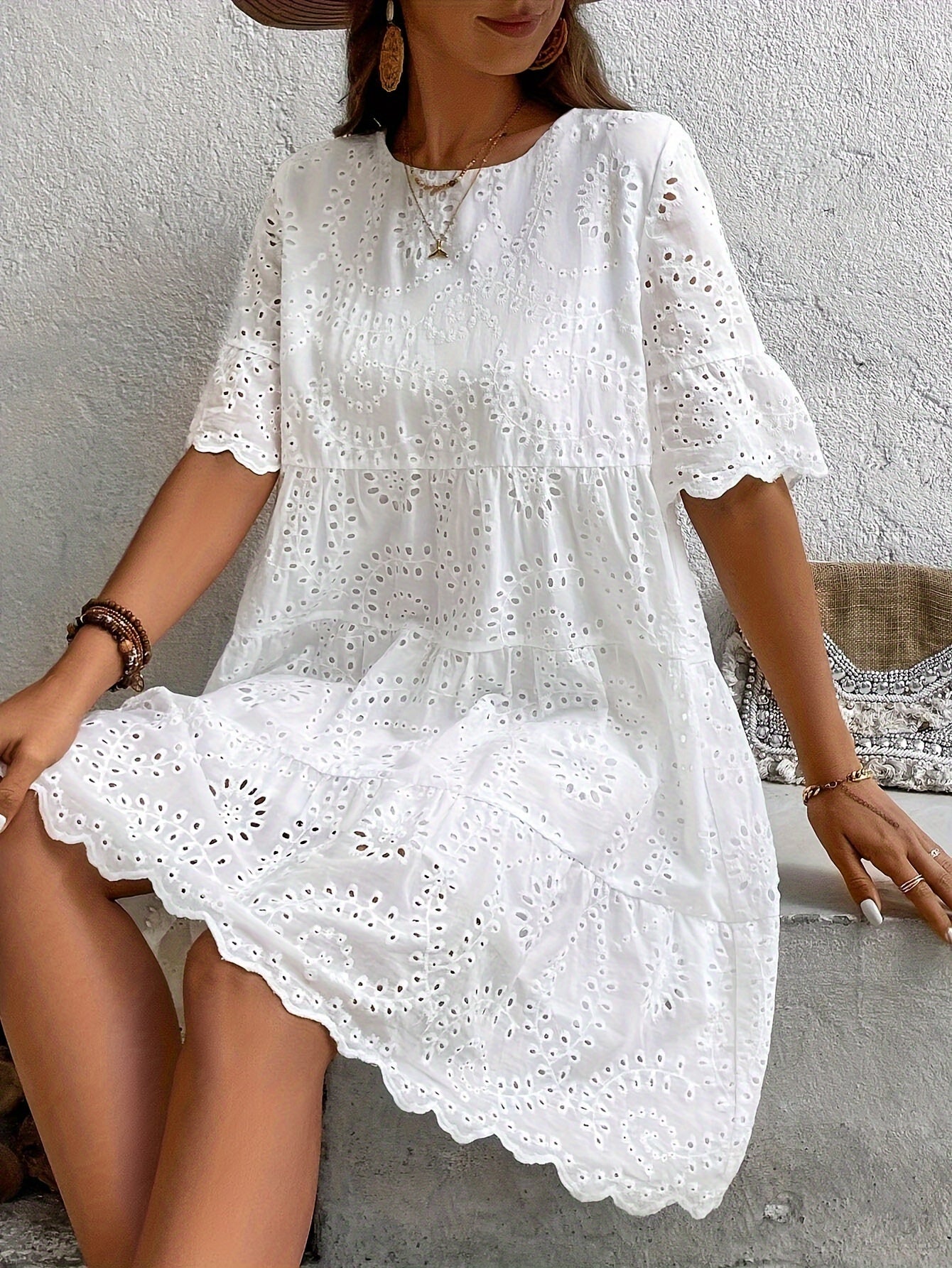 Solevia™ – Robe Femme Été Mi-Longue Chic à Manches Courtes & Dos Évidé
