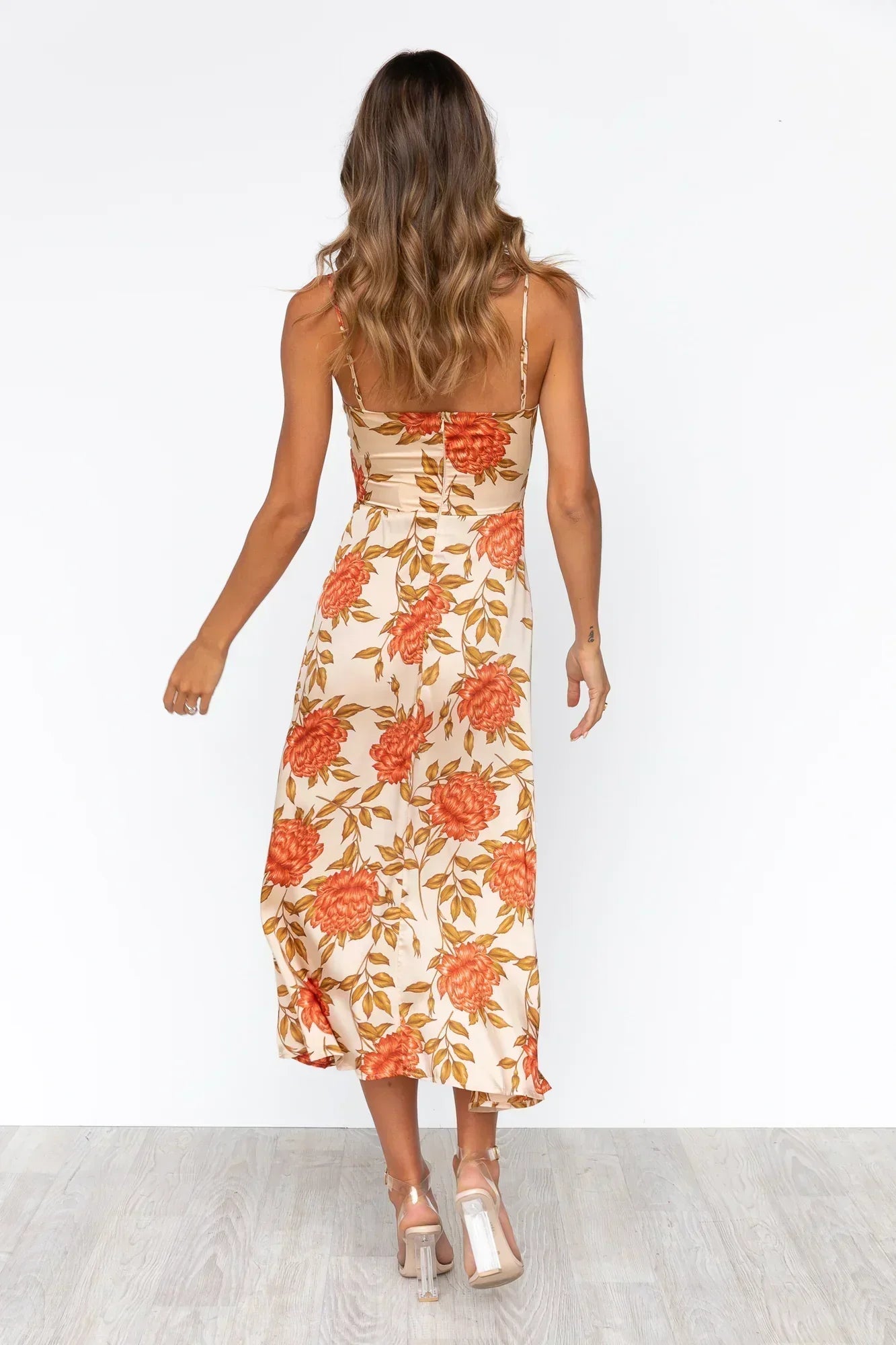 Robe Été Fleurs Décolleté avec Bretelles Fines