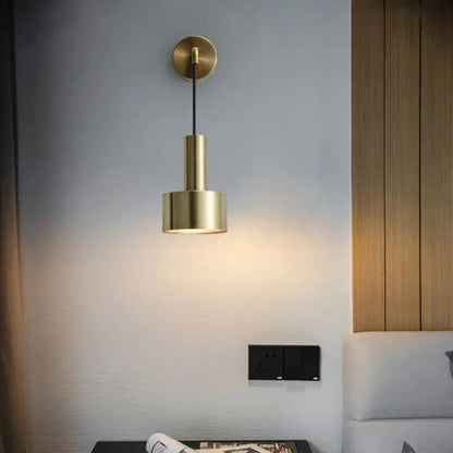Suspira™ – Applique Murale Suspendue Noire & Dorée Moderne avec Lumière Chaude