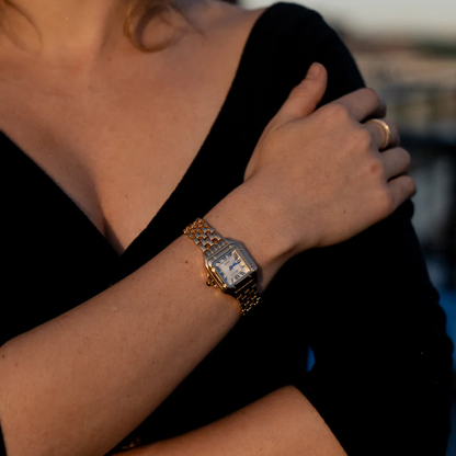 Montre Femme Carrée Design Élégant et Moderne