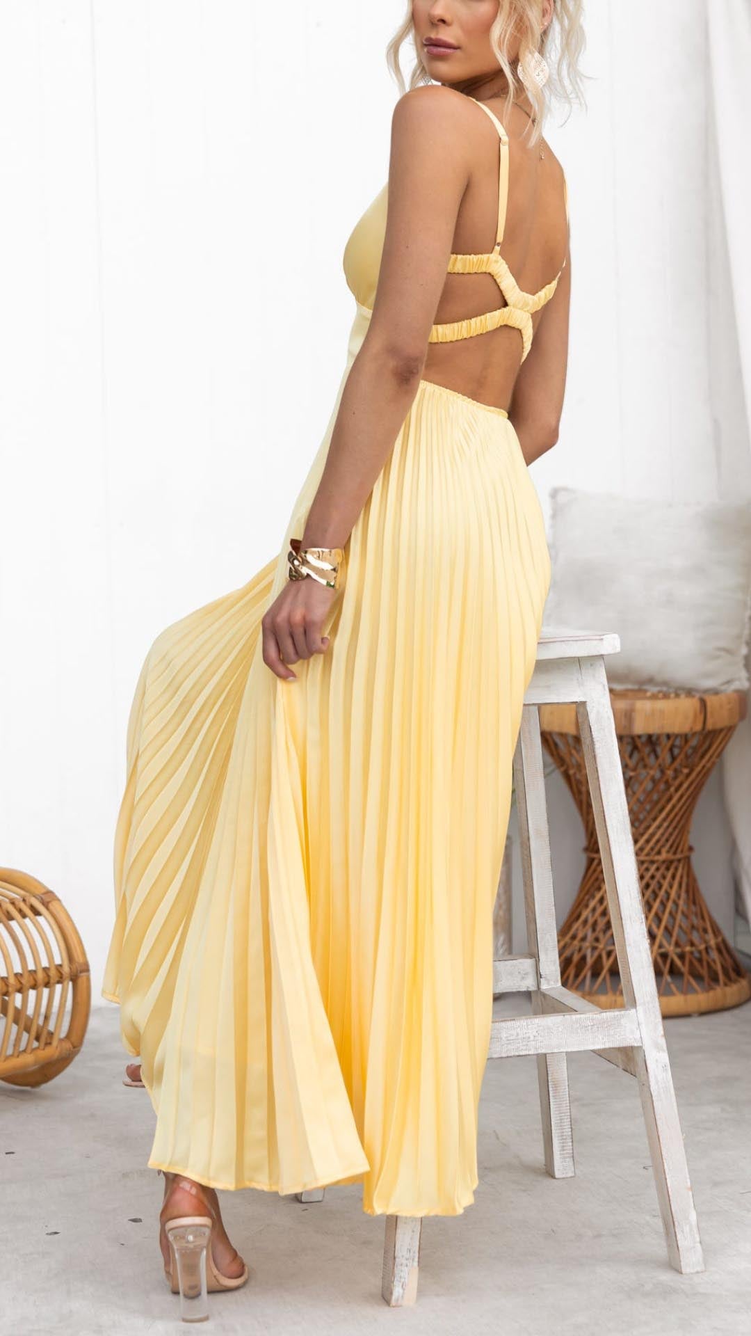 Robe Plissée Jaune Soleil Été Courte Manches sans Manches et Col en V