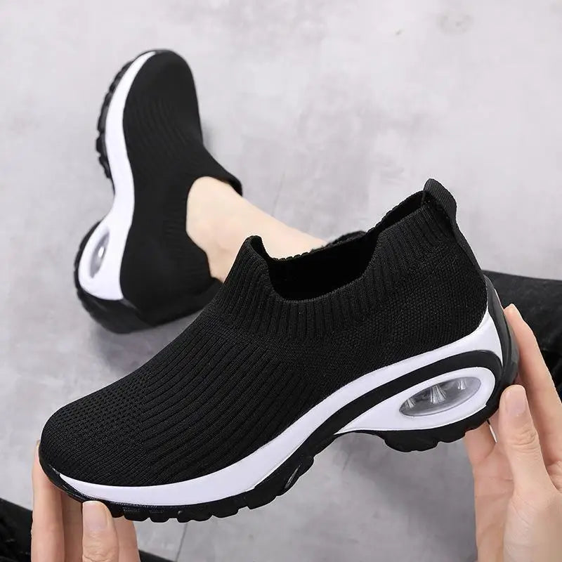 Basket Femme Confortable à Talons Plats Élégants