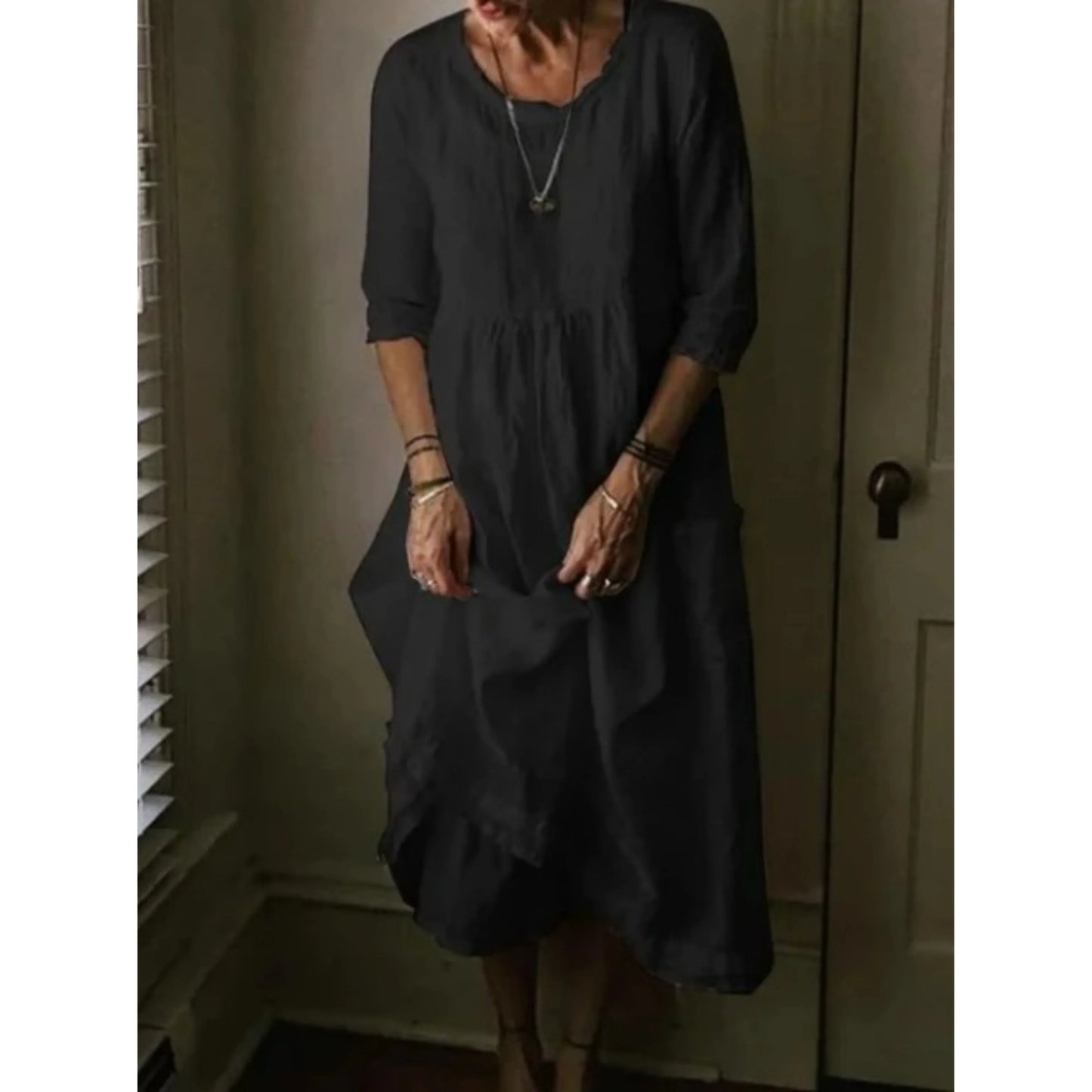 Robe Féminine Col Fermé Manches Courtes
