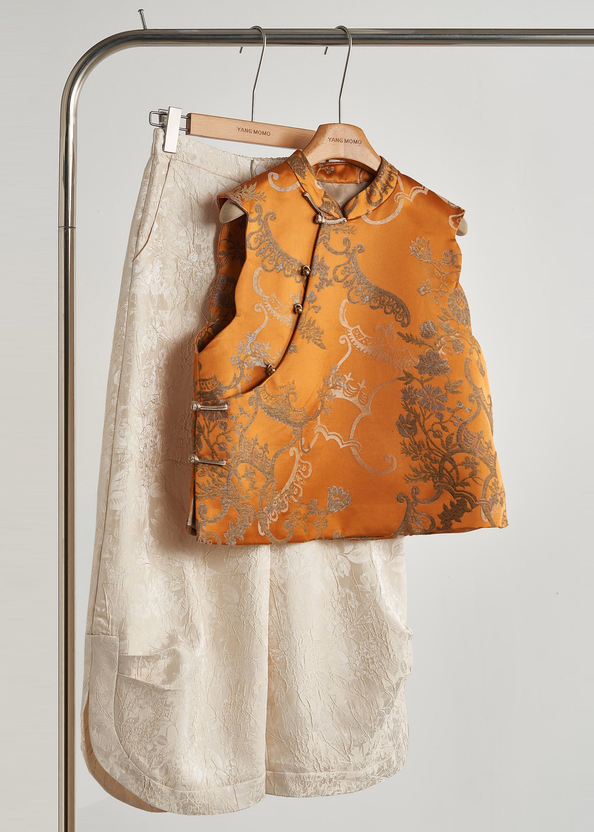 Soie Luxe Gilet Automne à Boutons Dorés - EasyApparels