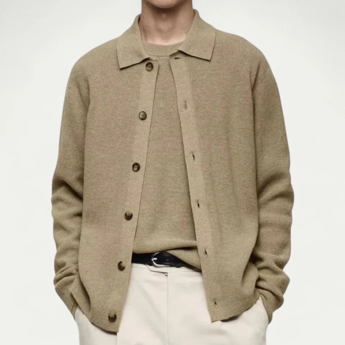 VogeLuxe | Cardigan classique boutonné pour homme 1
