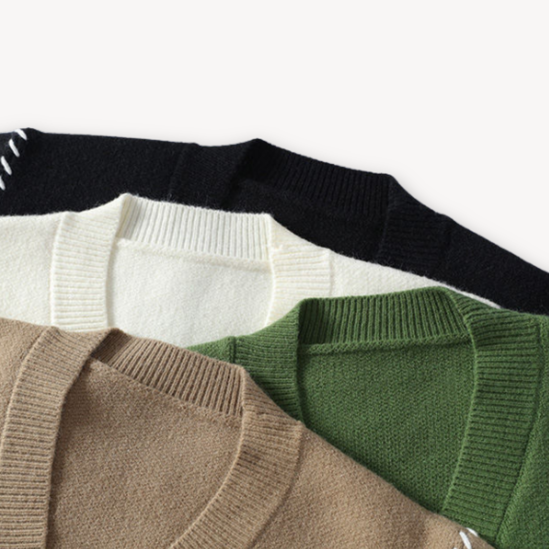 VogeLuxe | Cardigan minimaliste à col en V pour homme 7