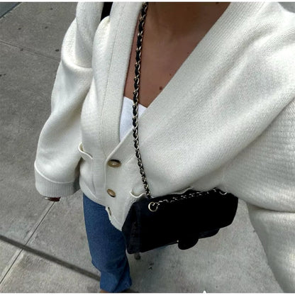VogeLuxe | Gilet court élégant en maille pour femme 3
