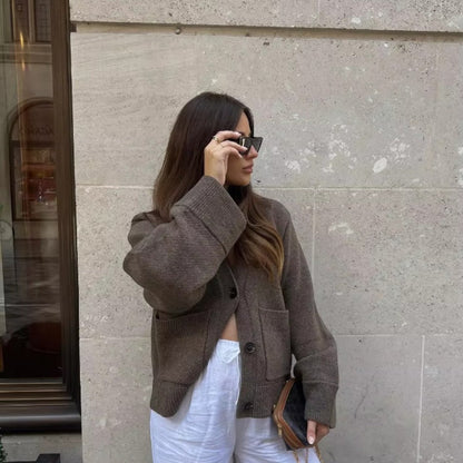 VogeLuxe | Gilet court élégant en maille pour femme 5