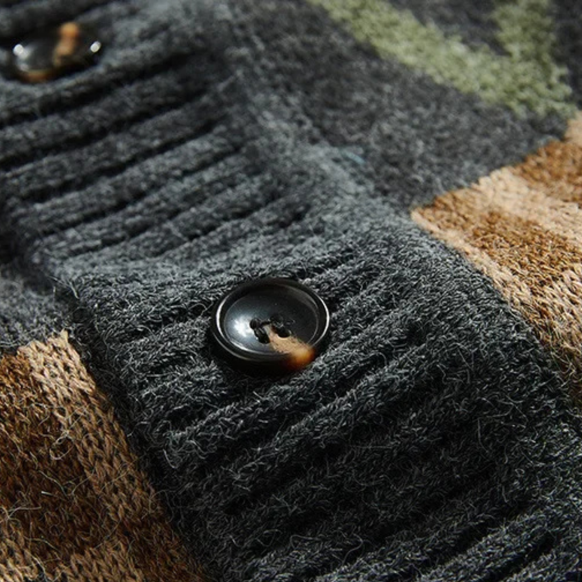 VogeLuxe | Gilet homme à col en V et motif jacquard géométrique 4