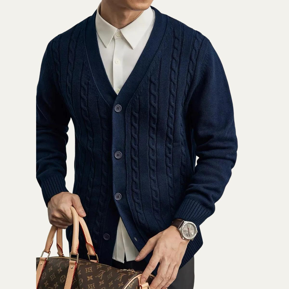 VogeLuxe | Gilet homme col V en maille côtelée 7