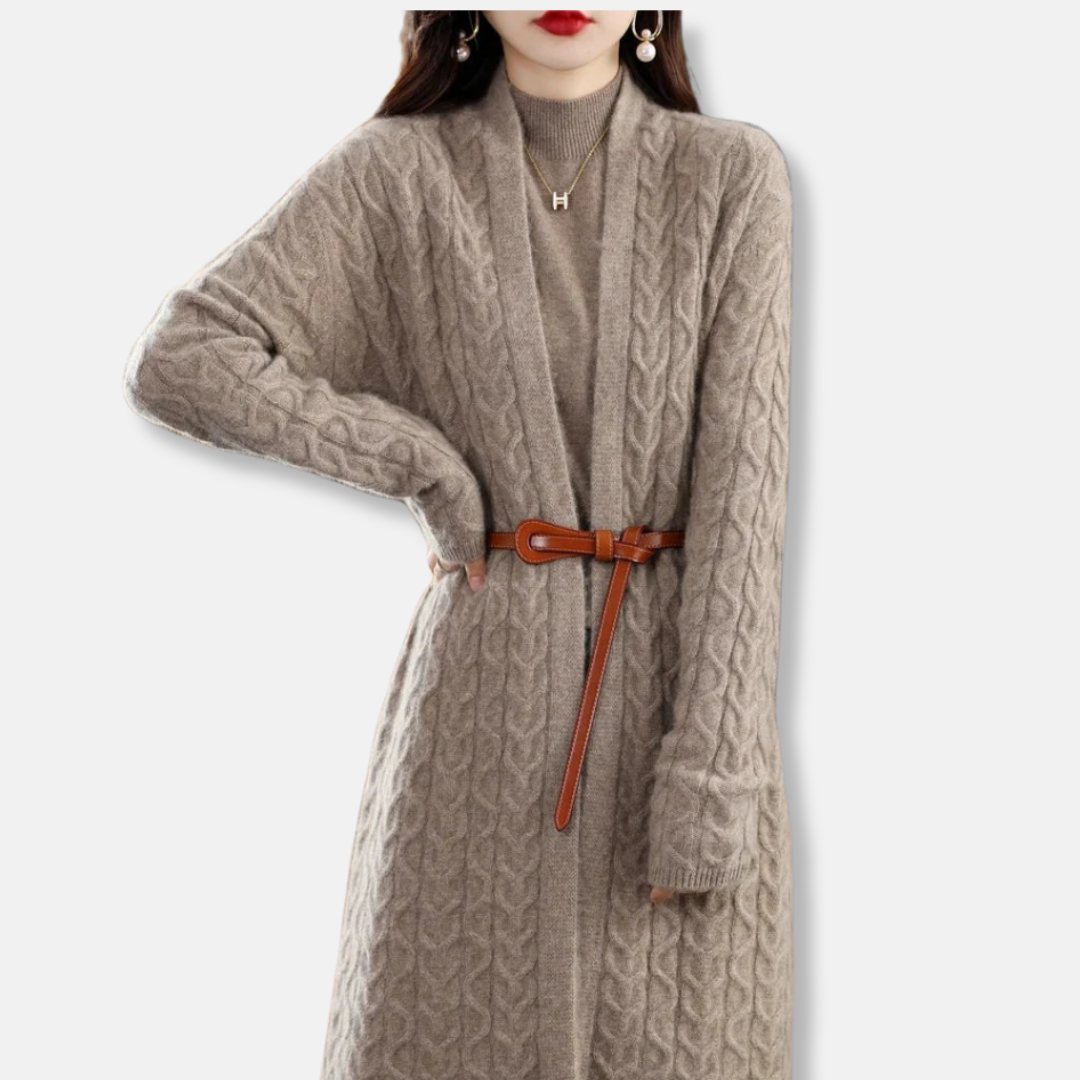 VogeLuxe | Gilet long en maille torsadée pour femme 1