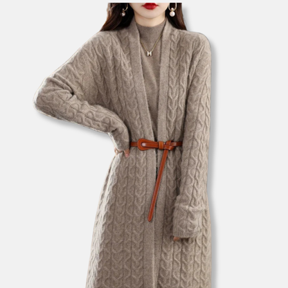 VogeLuxe | Gilet long en maille torsadée pour femme 1