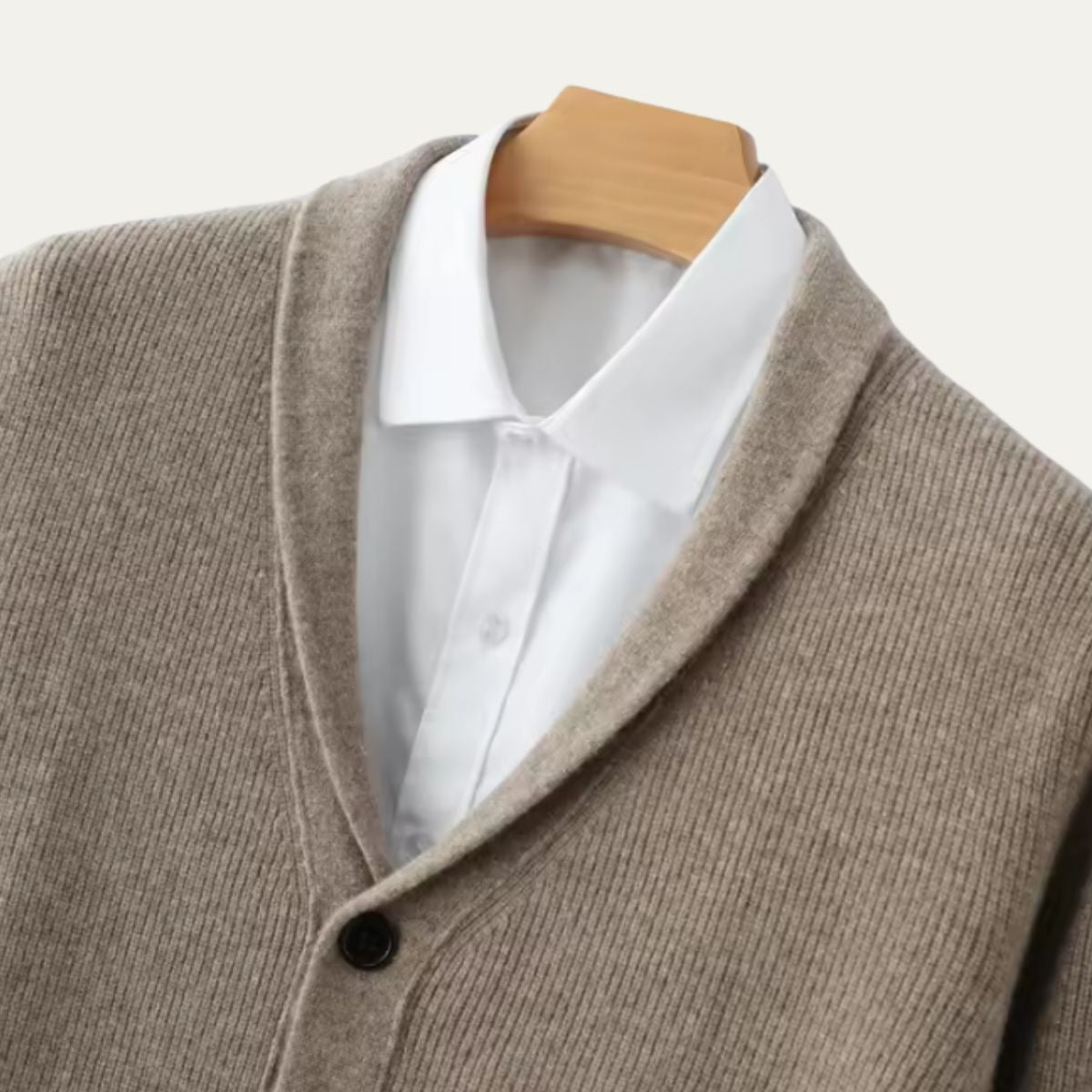 VogeLuxe | Gilet tricoté à col châle pour homme 3