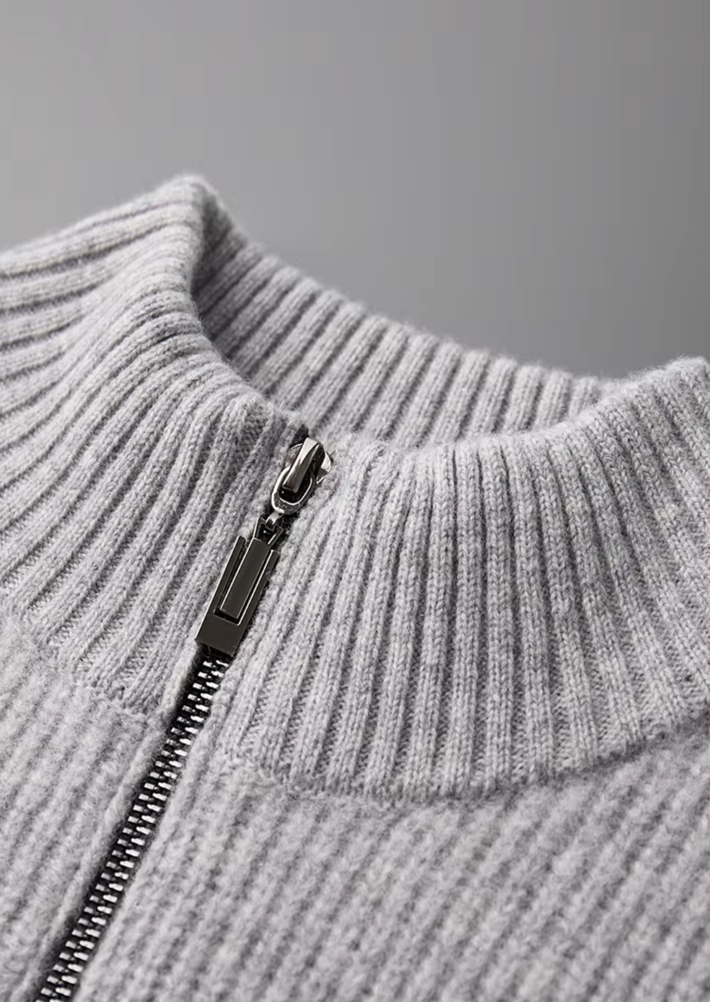 VogeLuxe | Gilet zippé côtelé pour homme 5