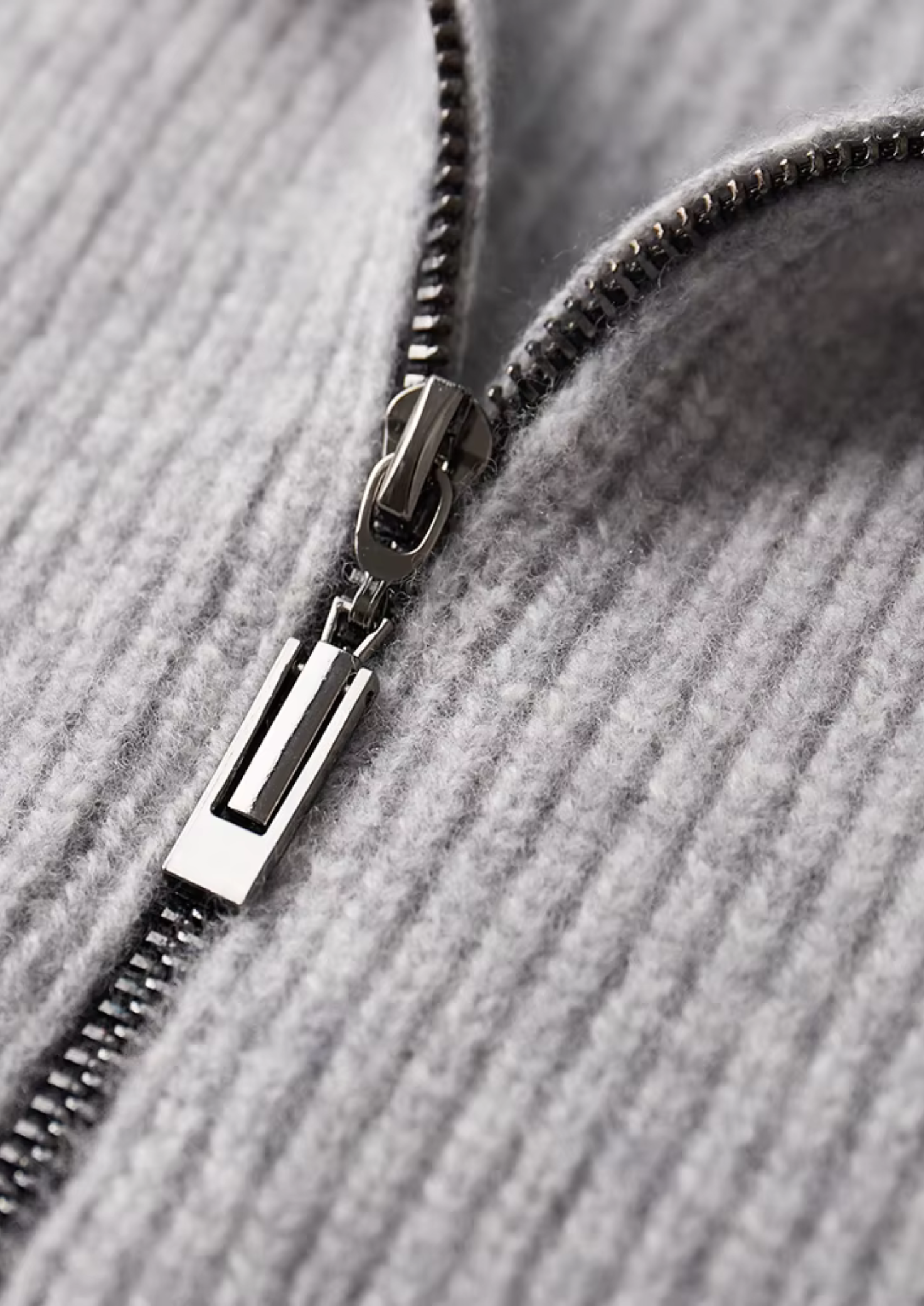 VogeLuxe | Gilet zippé côtelé pour homme 8