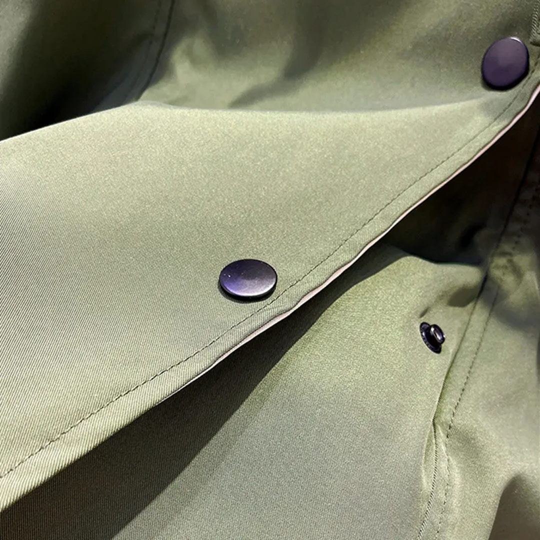 VogeLuxe | Manteau court à col montant et revers cape pour femme 6