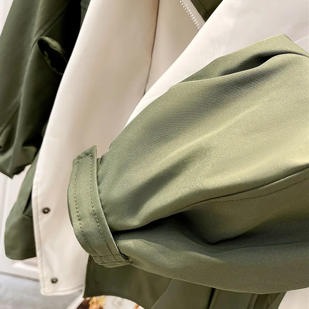 VogeLuxe | Manteau court à col montant et revers cape pour femme 7
