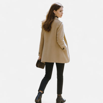 VogeLuxe | Manteau court en laine style blazer pour femme 4