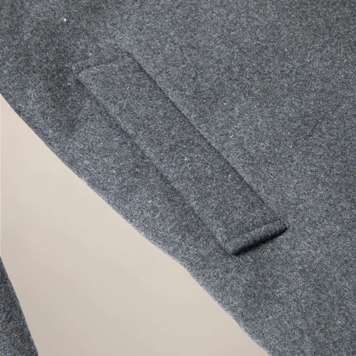 VogeLuxe | Manteau court pour homme en laine mélangée avec doublure en fausse fourrure 4