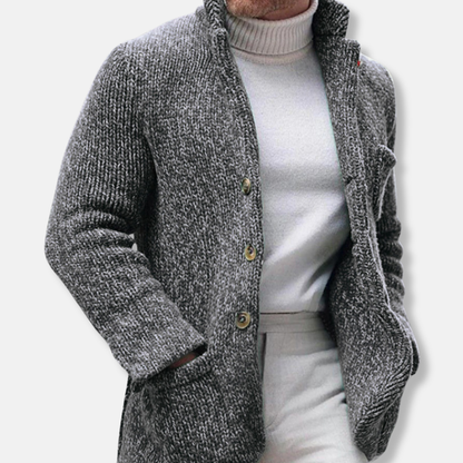 VogeLuxe | Manteau en maille sur mesure pour homme 2