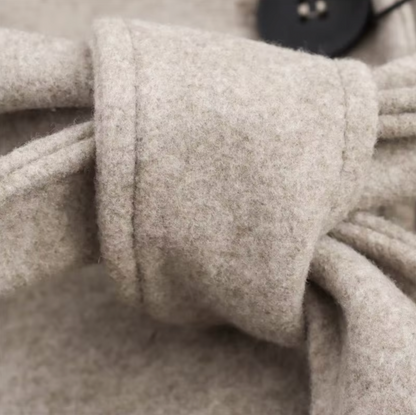 VogeLuxe | Manteau long ceinturé pour femme avec col en fausse fourrure 4