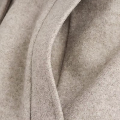 VogeLuxe | Manteau long ceinturé pour femme avec col en fausse fourrure 5