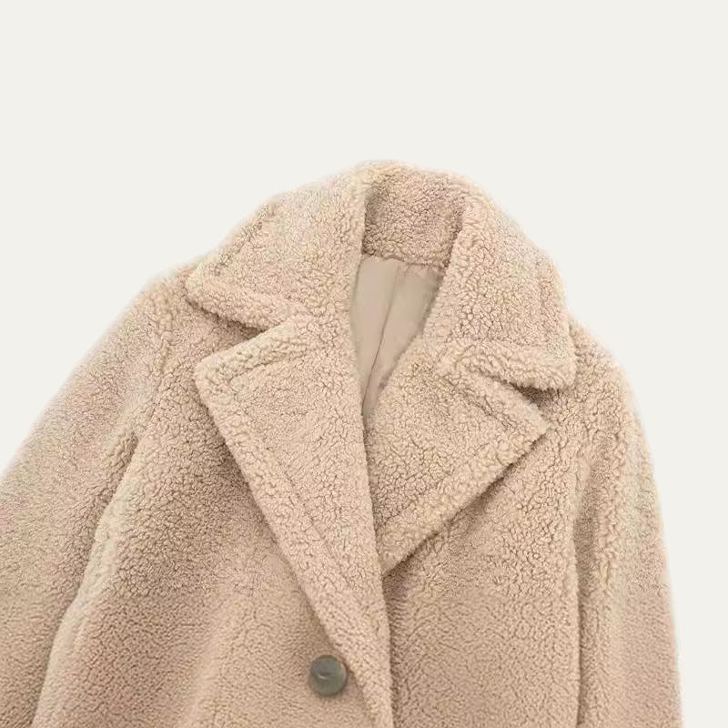 VogeLuxe | Manteau long en peluche style teddy pour femme 2