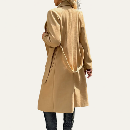 VogeLuxe | Manteau portefeuille sophistiqué à ceinture pour femme 1