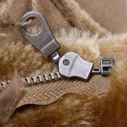 VogeLuxe | Manteau zippé en cuir à bordure en peau lainée pour homme 5
