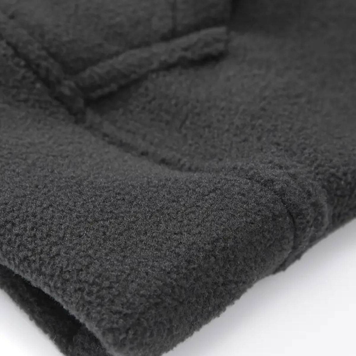 VogeLuxe | Pull à col montant zippé pour homme 4