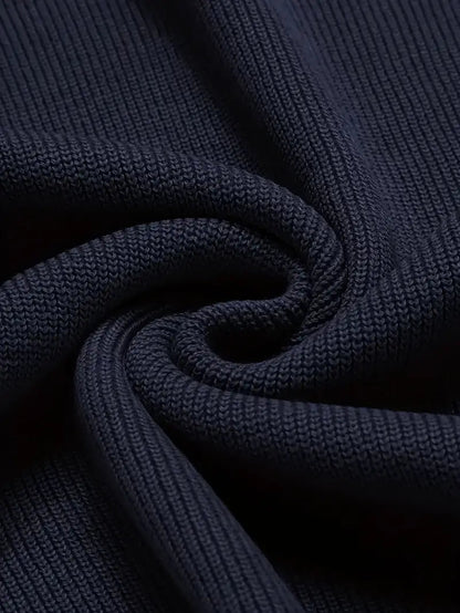 VogeLuxe | Pull col V en maille lisse pour homme 2