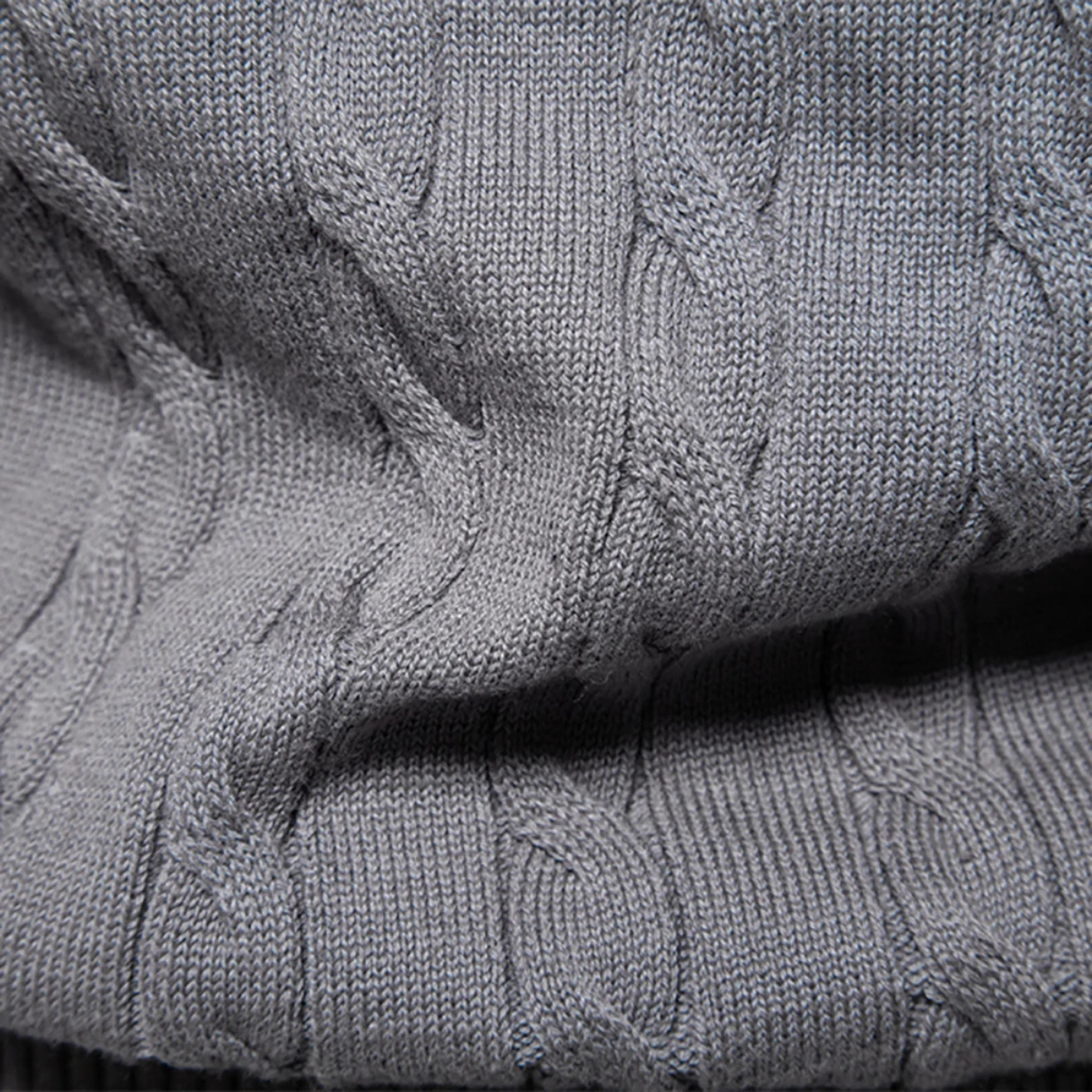 VogeLuxe | Pull col rond en maille torsadée pour homme 3