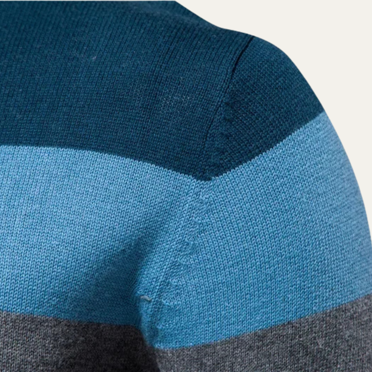 VogeLuxe | Pull col rond rayé ombré pour homme 1