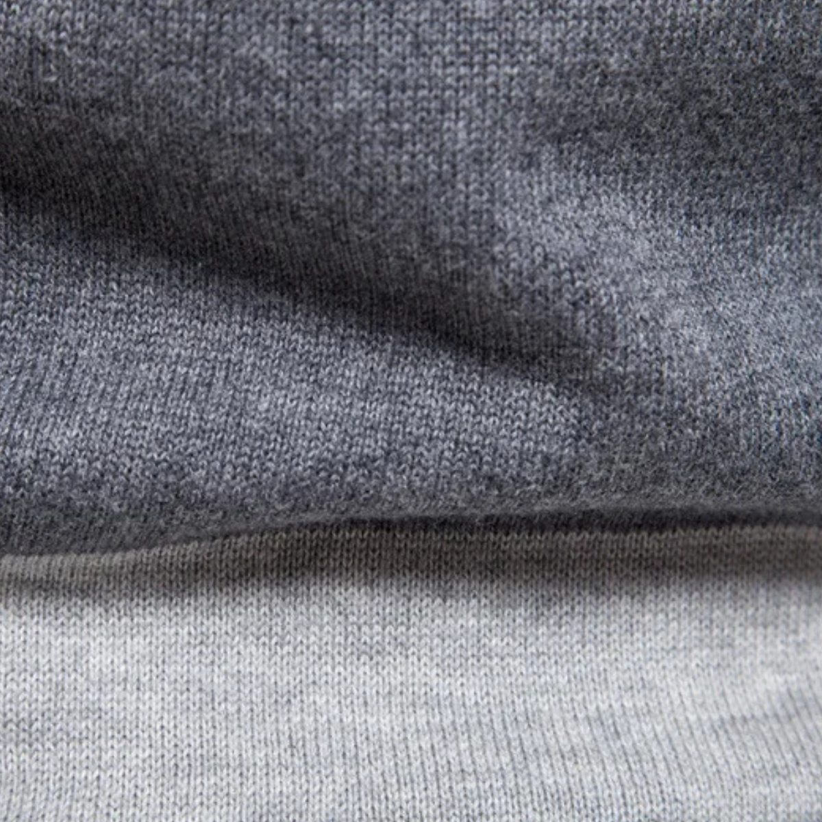 VogeLuxe | Pull col rond rayé ombré pour homme 2
