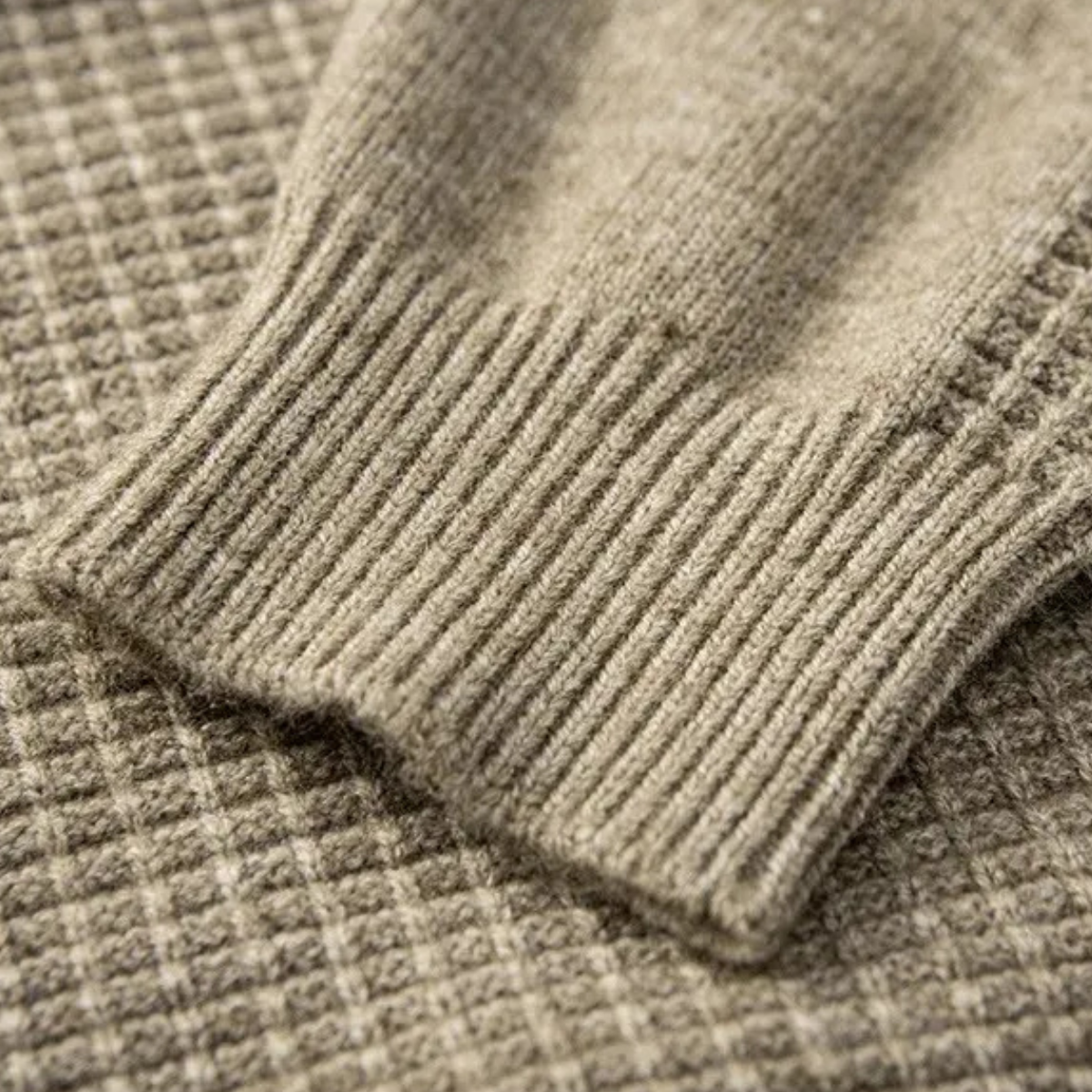 VogeLuxe | Pull demi-zip en maille gaufrée pour homme 5