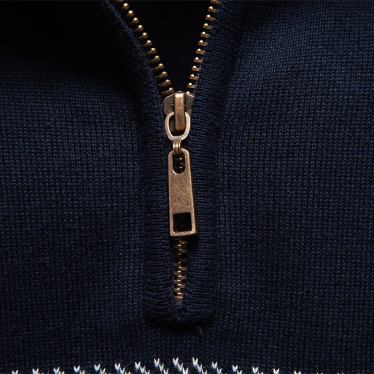 VogeLuxe | Pull en maille à col zippé pour homme 5