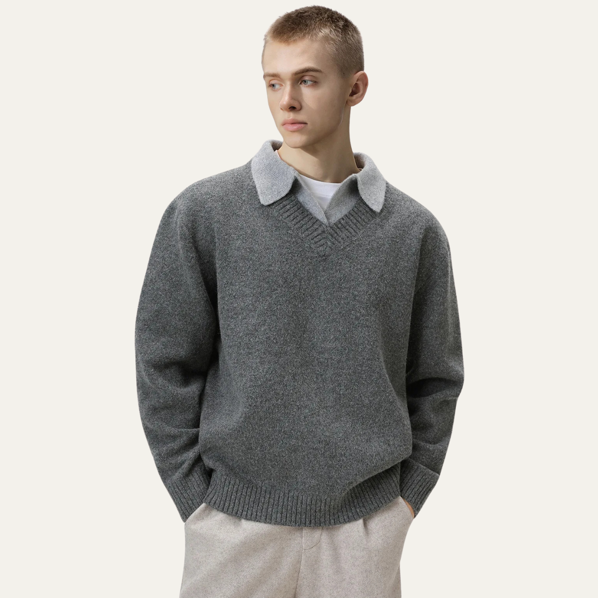 VogeLuxe | Pull homme à col en V et col superposé 3