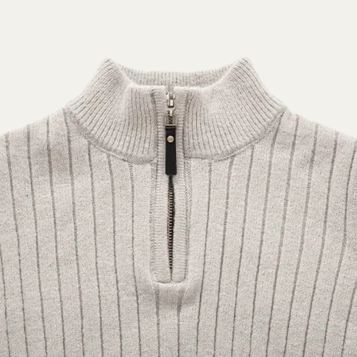 VogeLuxe | Pull homme à col montant zippé et coupe ajustée 5