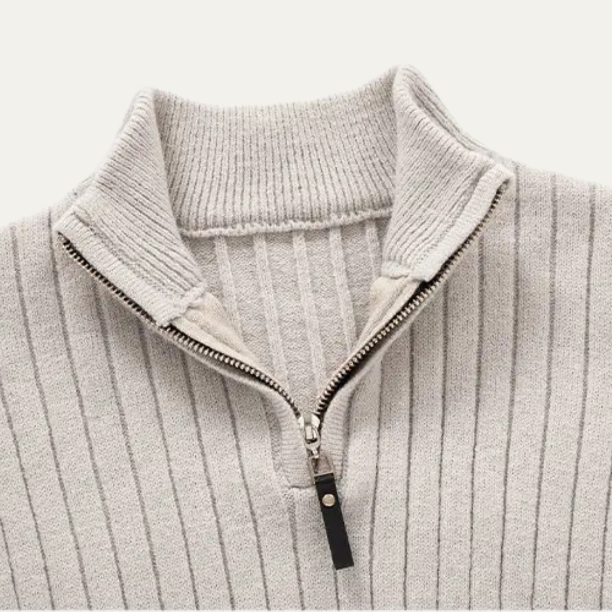 VogeLuxe | Pull homme à col montant zippé et coupe ajustée 5