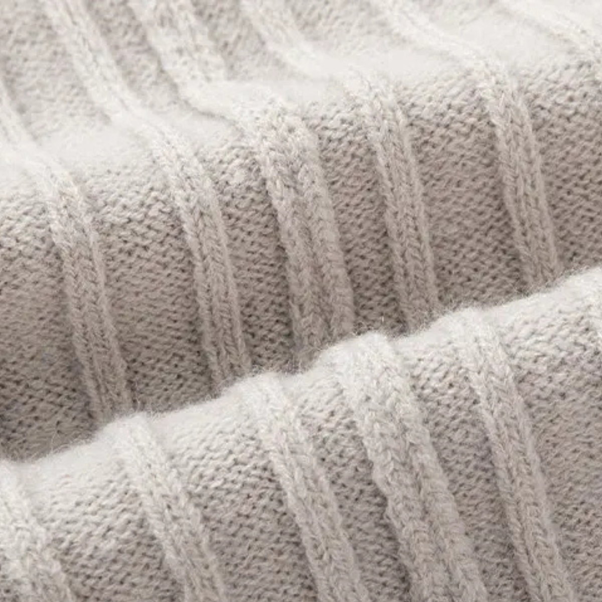 VogeLuxe | Pull homme à col montant zippé et coupe ajustée 8
