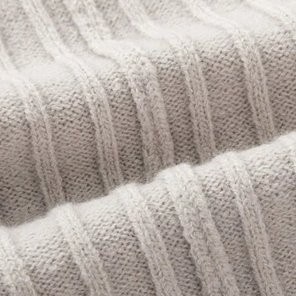 VogeLuxe | Pull homme à col montant zippé et coupe ajustée 8