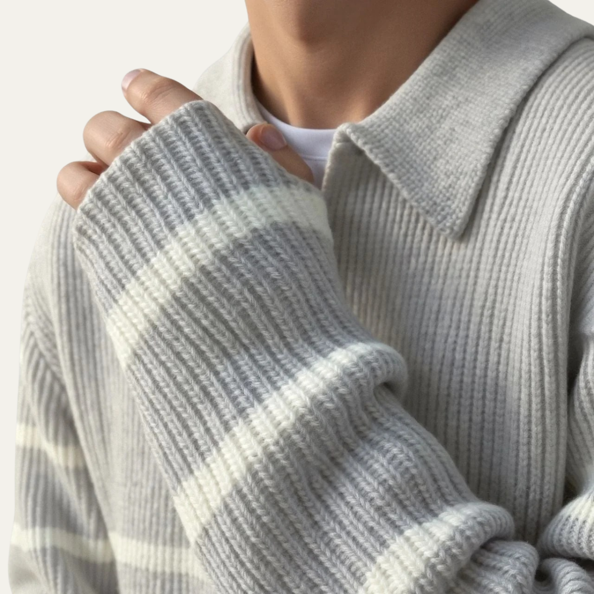 VogeLuxe | Pull polo rayé en maille pour homme 4