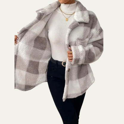 VogeLuxe | Surchemise à carreaux oversize pour femme 1
