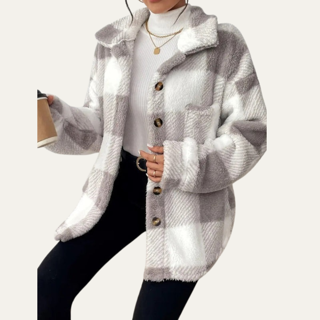 VogeLuxe | Surchemise à carreaux oversize pour femme 3