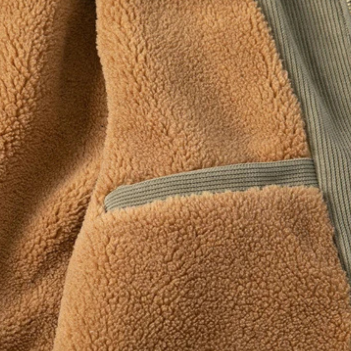 VogeLuxe | Surchemise en velours côtelé pour homme avec col en fausse fourrure 6