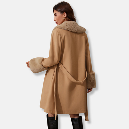VogeLuxe | Trench-coat élégant à bordure en fourrure pour femme 2