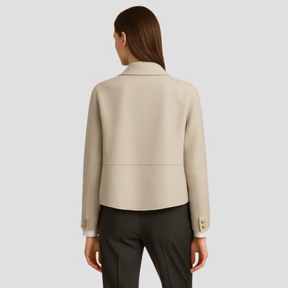 VogeLuxe | Veste blazer courte à boutons dorés pour femme 3