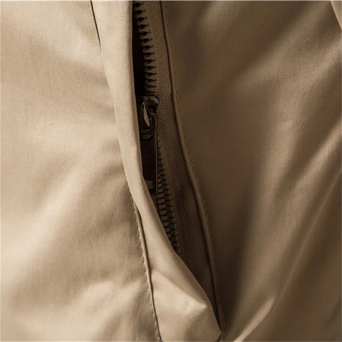 VogeLuxe | Veste bomber rayée classique pour homme 1