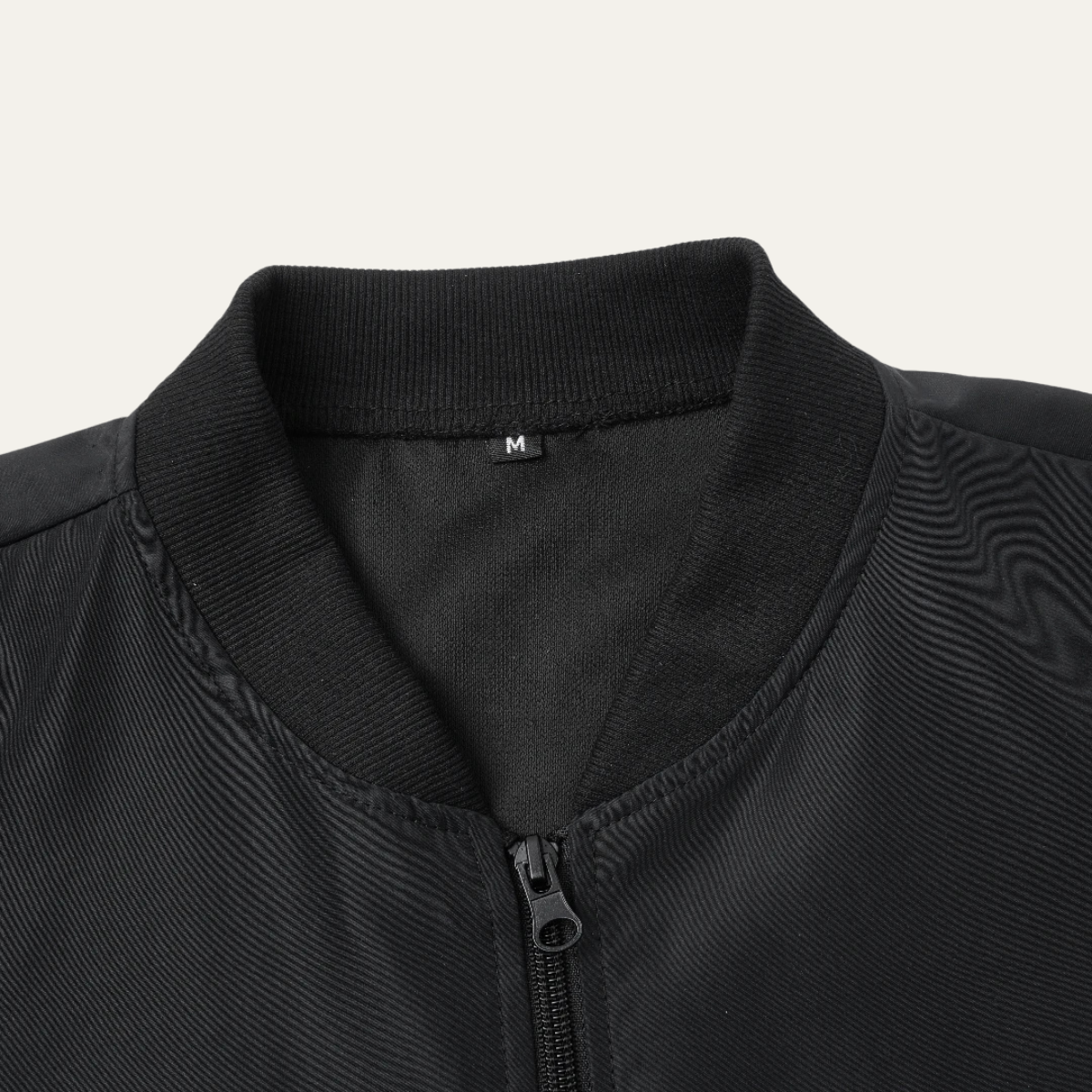 VogeLuxe | Veste bomber zippée minimaliste et légère pour homme 5