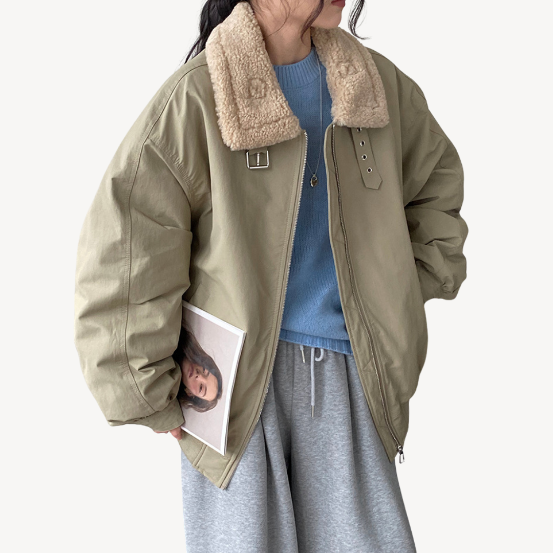 VogeLuxe | Veste d'hiver douillette pour femme avec col en peau lainée 1